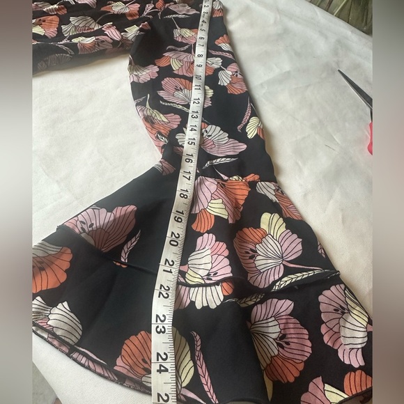 NEW.  Brand: Who what wear, floral dress, size: S - Picture 6 of 13